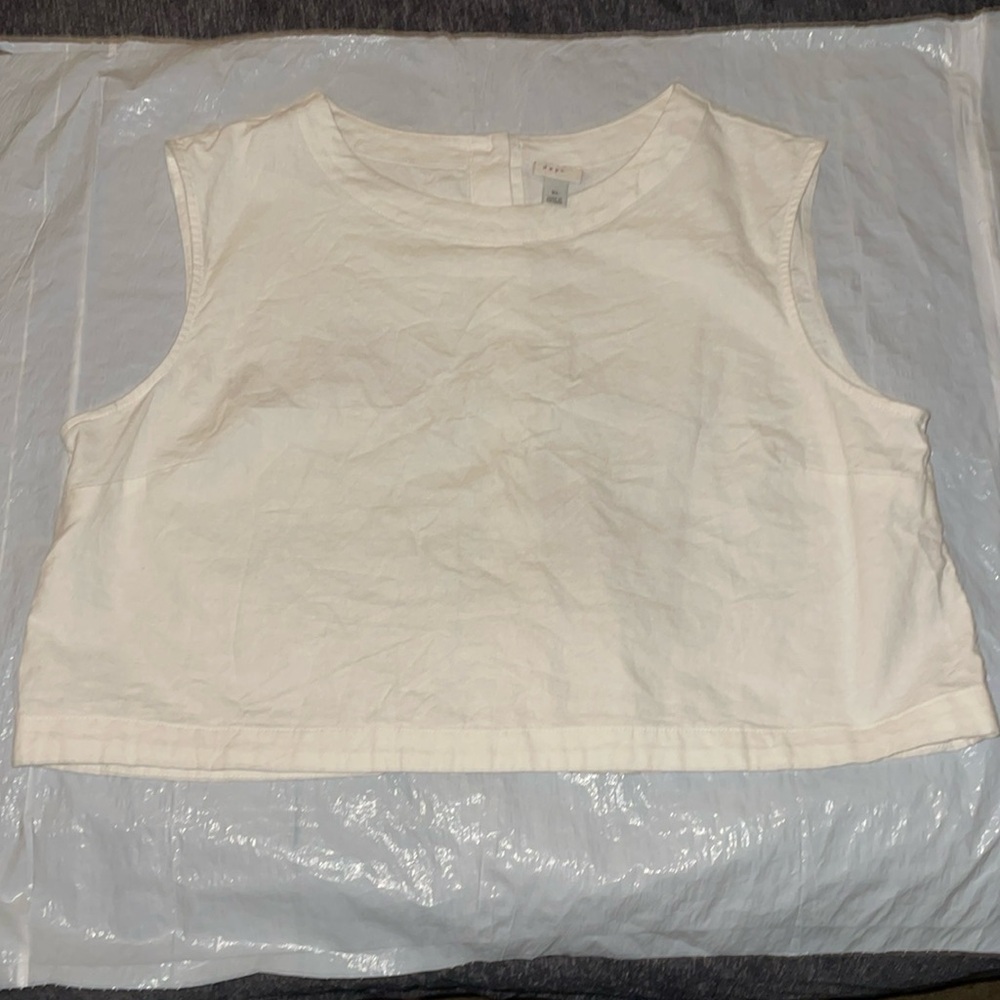 New without tag A New Day crop w/ button down back off white